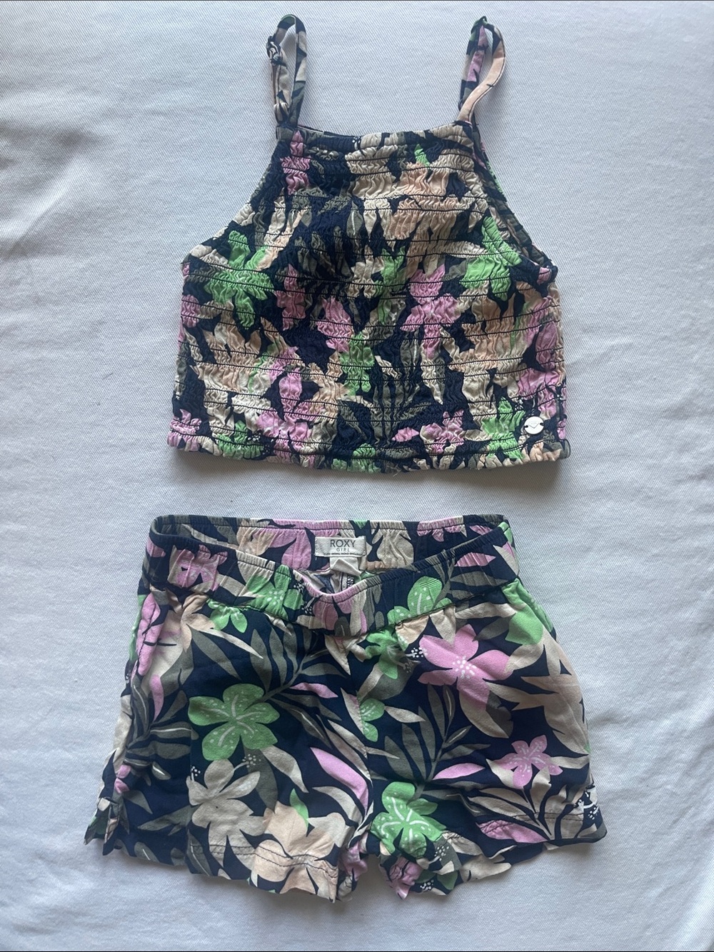 Roxy Girl 2 piece outfit Size 6 Black Floral Crop Top & Shorts Set
